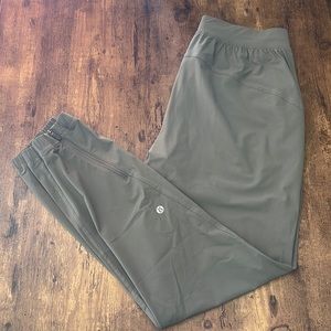 Lululemon Adapted State Joggers Full length Size 6